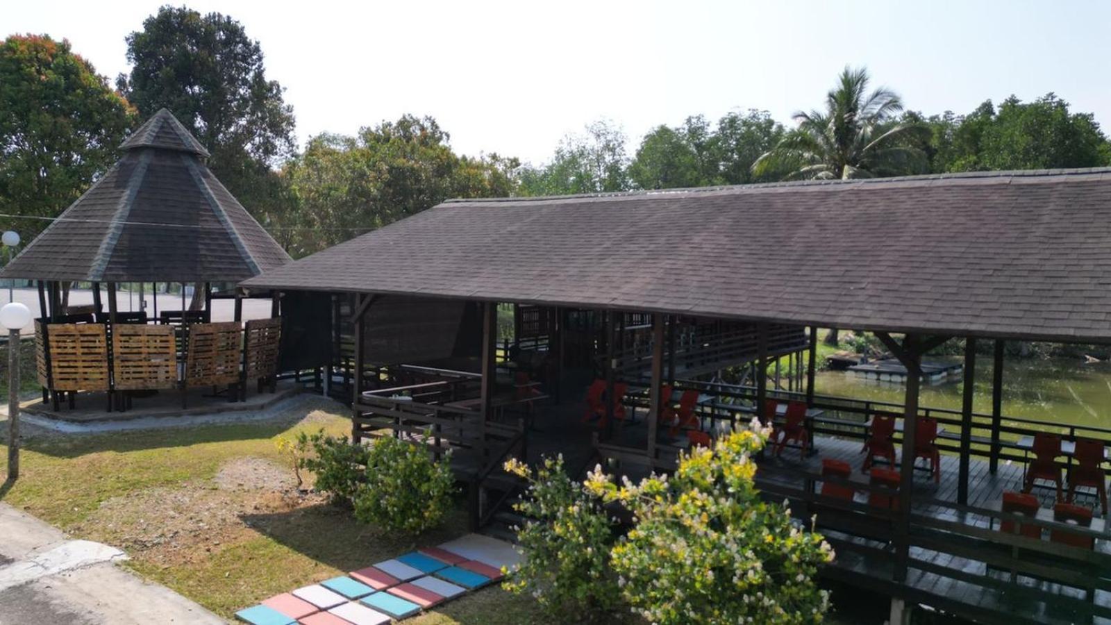 Putra Sentosa Retreat Camp, Sematan Hotel Exterior photo