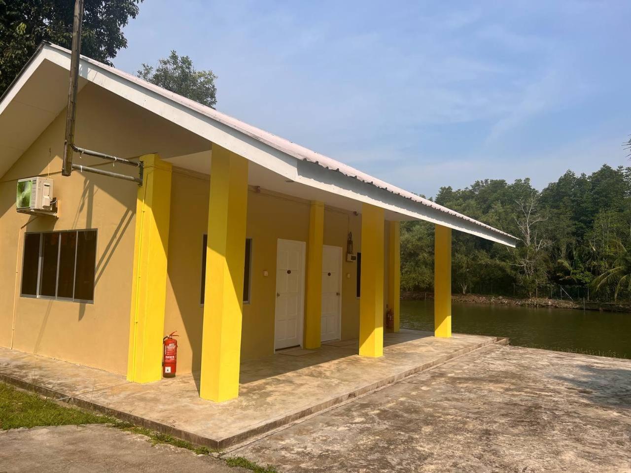 Putra Sentosa Retreat Camp, Sematan Hotel Exterior photo